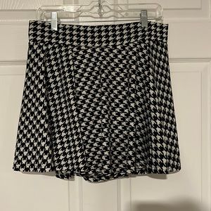 Women's DJT Stretchy Flared Pleated Skirt With Shorts Size XL